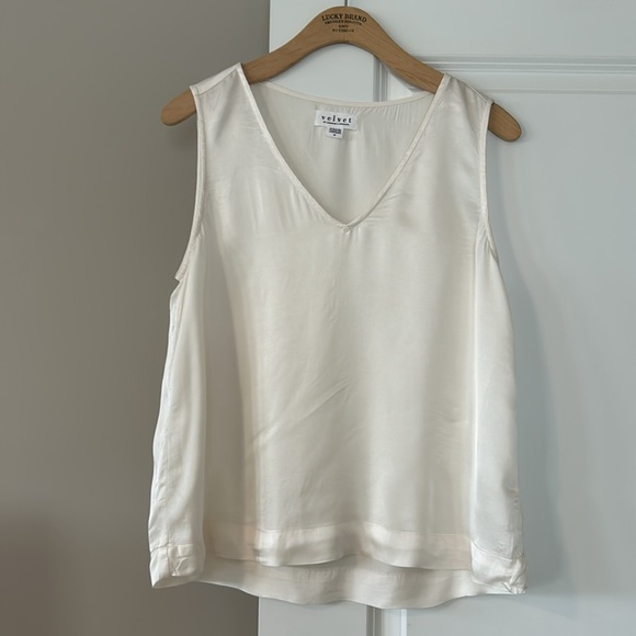Bundle of TWO Anthro Velvet by Graham & Spencer Green-Grey & Cream Tank Tops Med - Picture 2 of 12